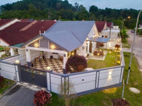 【Timber Homestay】Mount Austin Johor Bahru